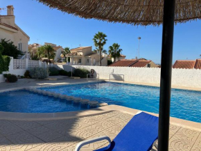 Villa South, Quesada